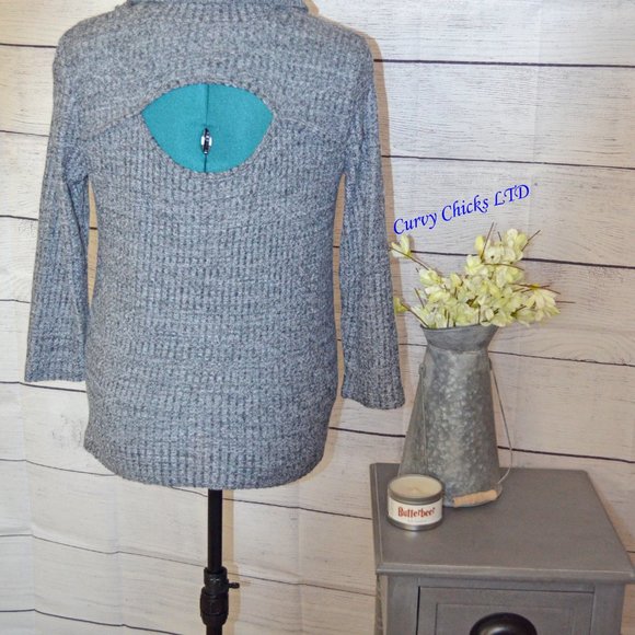 Cowl neck 3/4 sleeved knit sweater - Picture 4 of 4